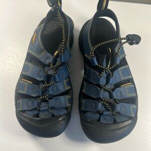 KEEN Kids Newport H2 Hiking Sandals in Navy Blue, Sz 1